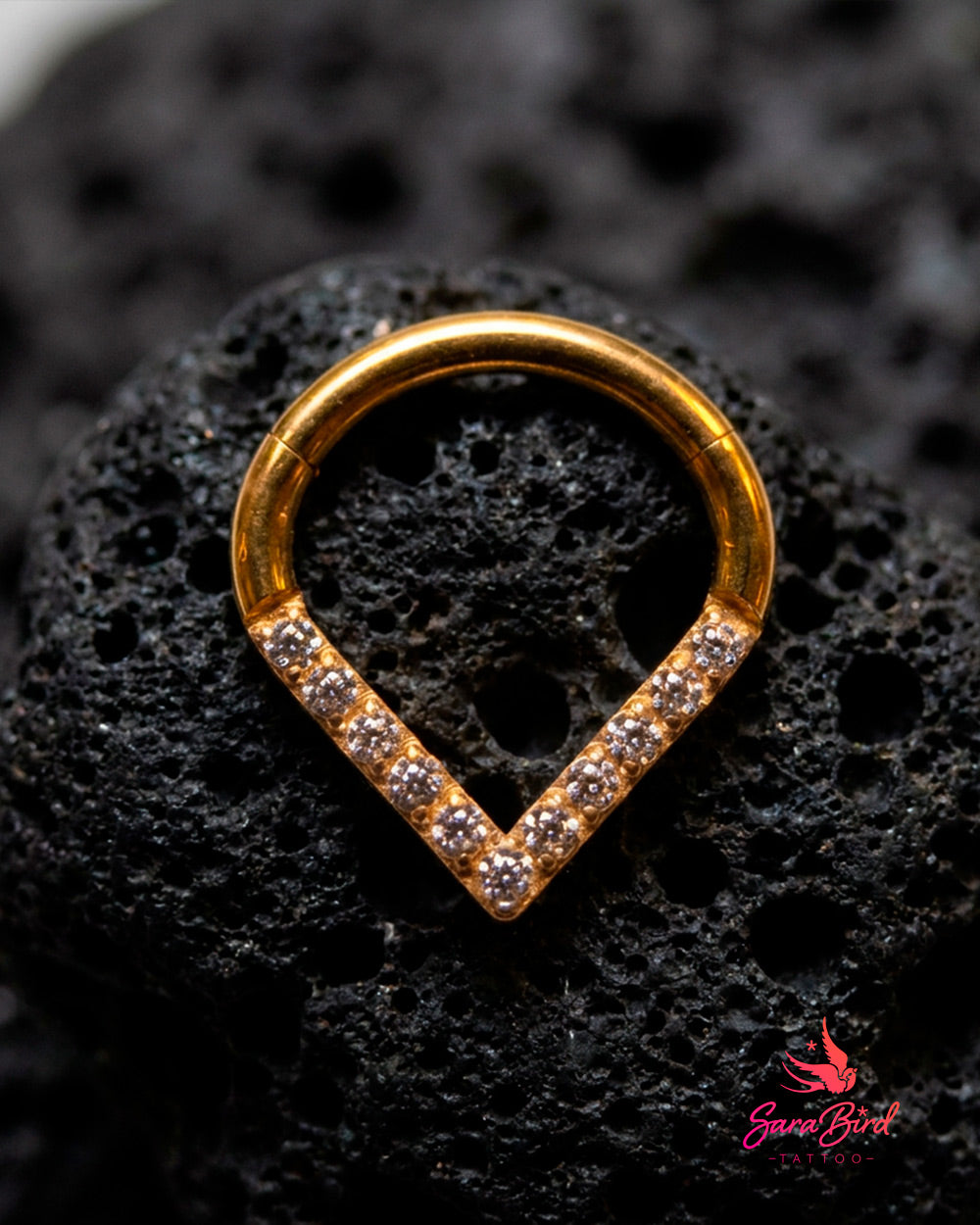 Argola Clicker Gota com Zircónias em Titânio PVD Gold