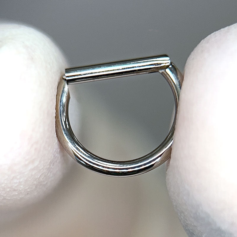 Argola D-Ring em Titânio com Fecho Clicker