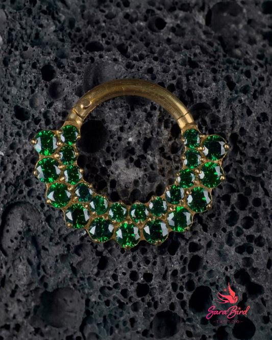 Esméra, Argola Clicker em Titânio PVD Gold com Zircónias Verde Esmeralda