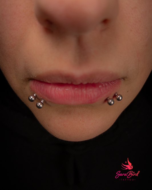 Piercing na Boca com Joia em Titânio