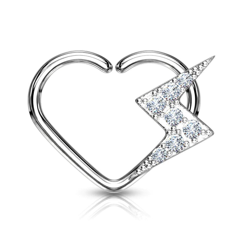 Piercing em Forma de Coração com Um Relâmpago