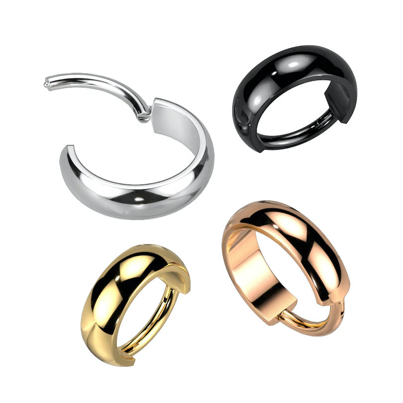 Anillo con bisagras de titanio con gran arco orientado hacia afuera