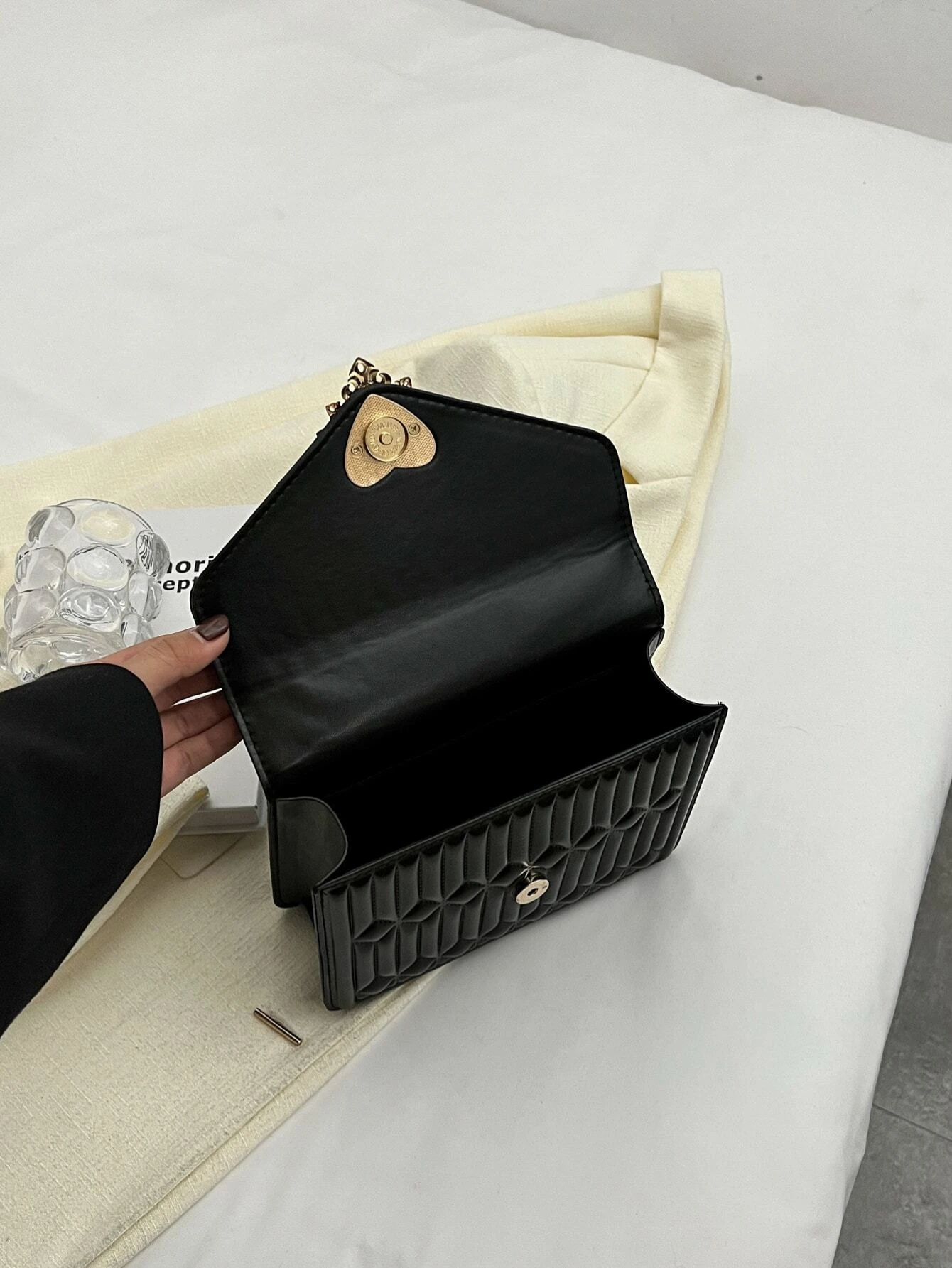 Cartera Acolchada con Solapa - Corona y Corazón