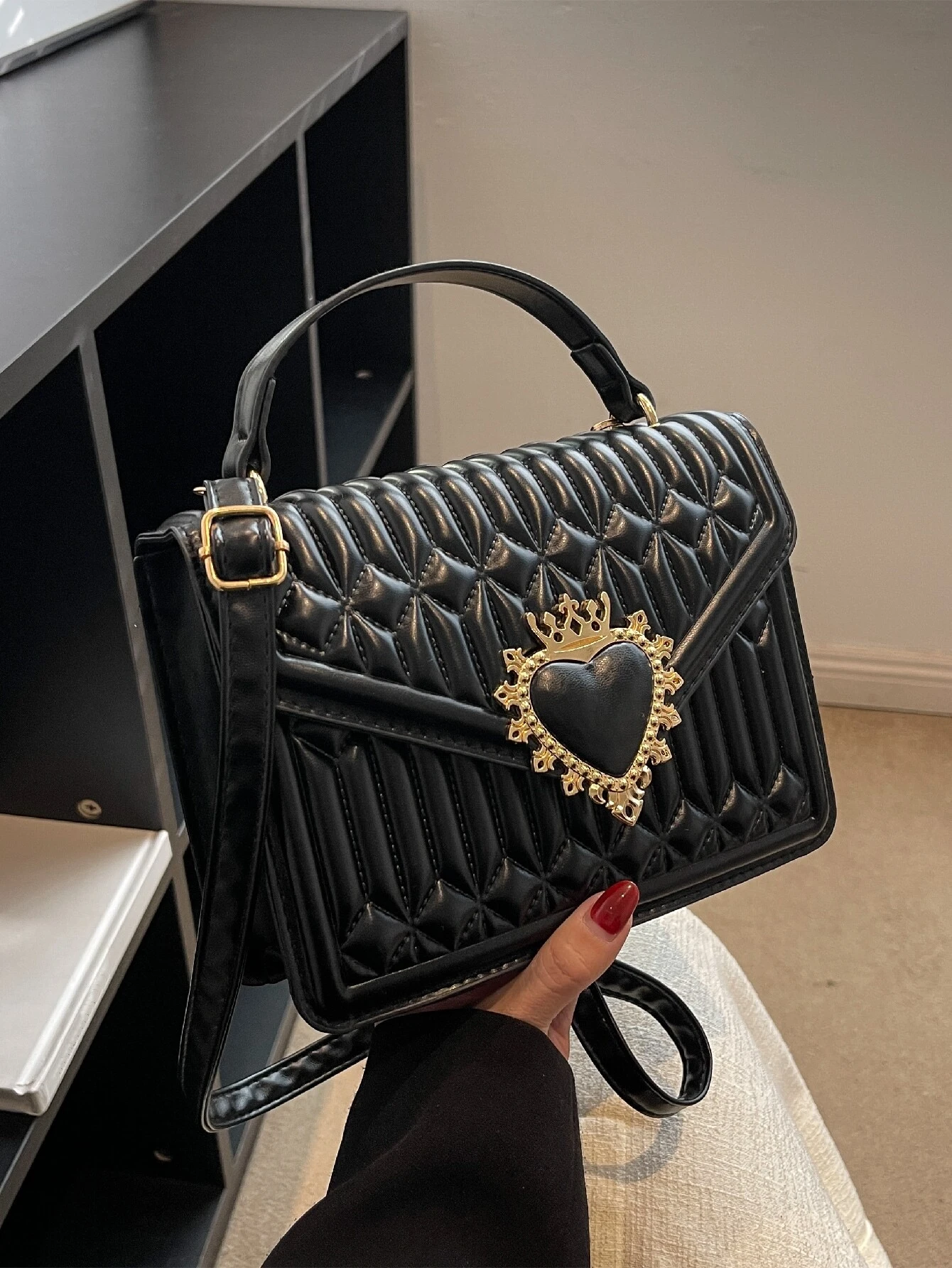 Cartera Acolchada con Solapa - Corona y Corazón