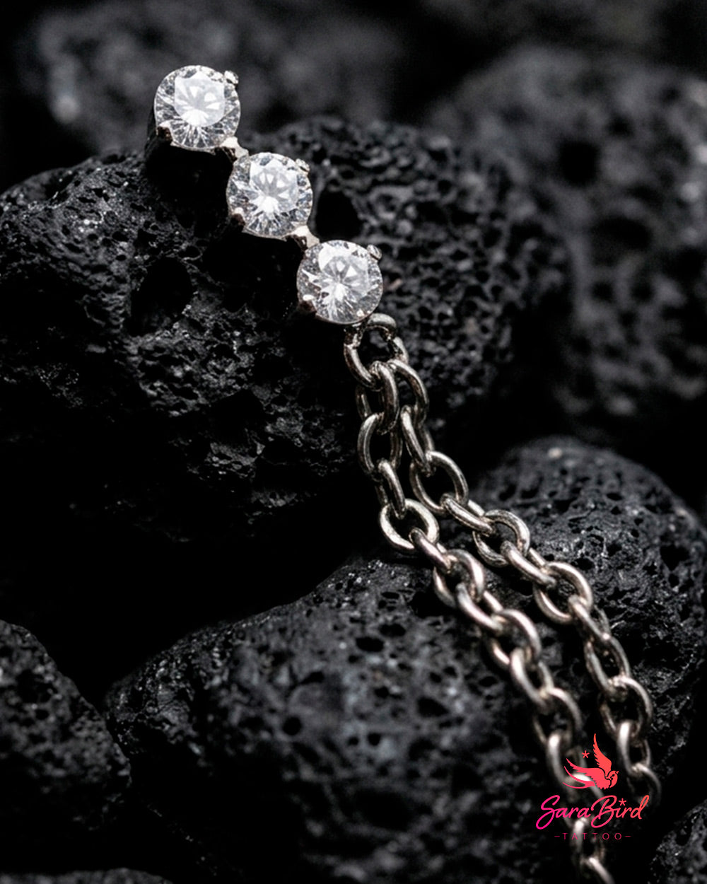 Lustre, Topo com Três Zircónias e Correntes Pendente em Titânio