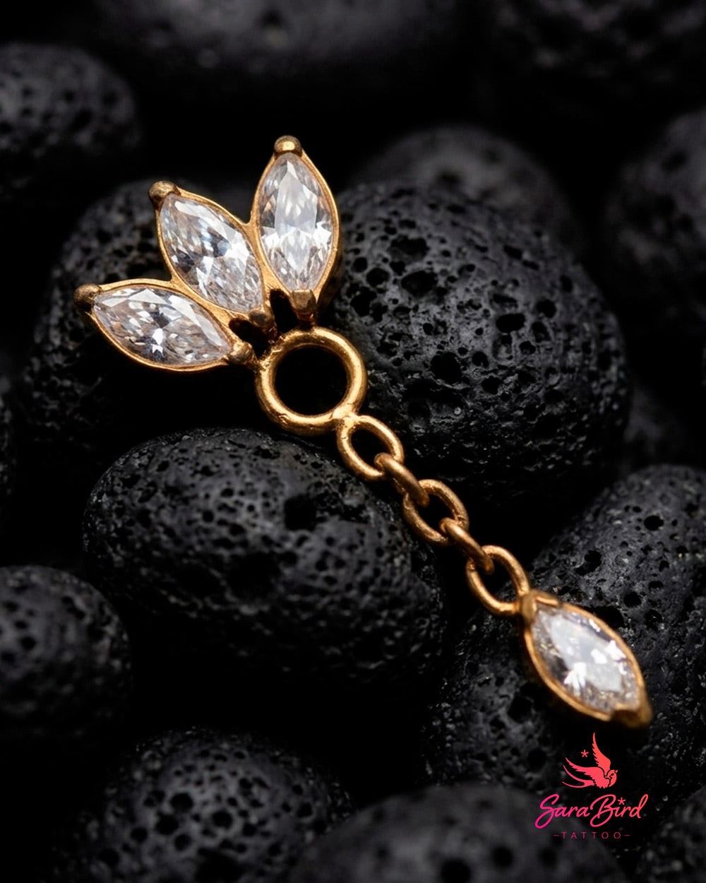 Topo Tiara com Pingente em Titânio PVD Gold