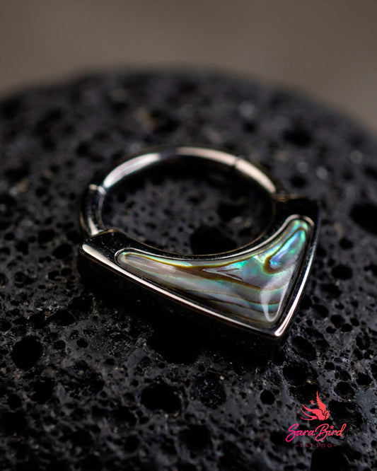 Argola Clicker Abalone em Titânio