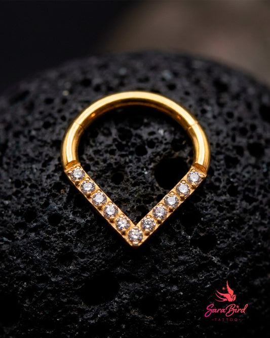 Argola Clicker Gota com Zircónias em Titânio PVD Gold