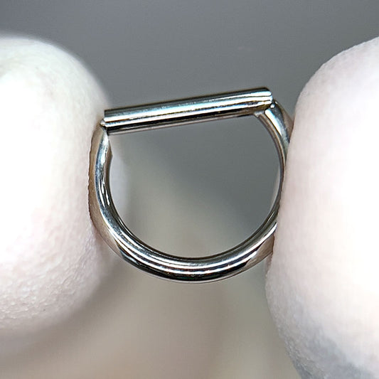 Argola D-Ring em Titânio com Fecho Clicker