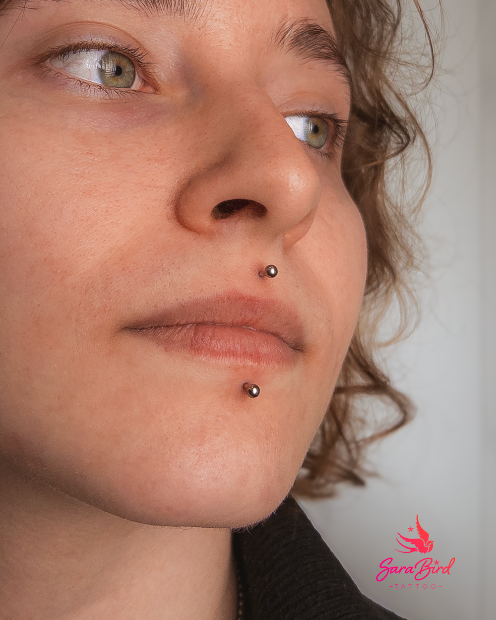 Piercing na Boca com Joia em Titânio