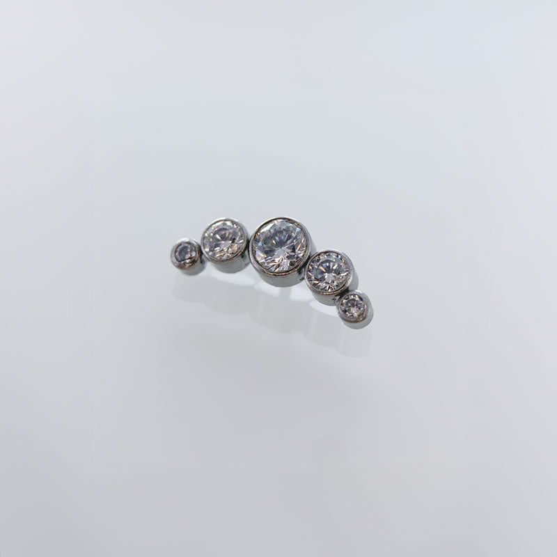 Topo em Titânio com Design Lunar e Zircónias Cintilantes