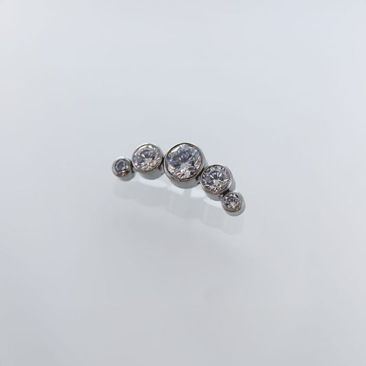 Topo em Titânio com Design Lunar e Zircónias Cintilantes