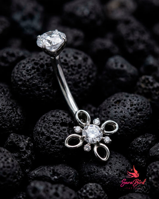 Elyra | Piercing de Umbigo em Titânio com Zircónias