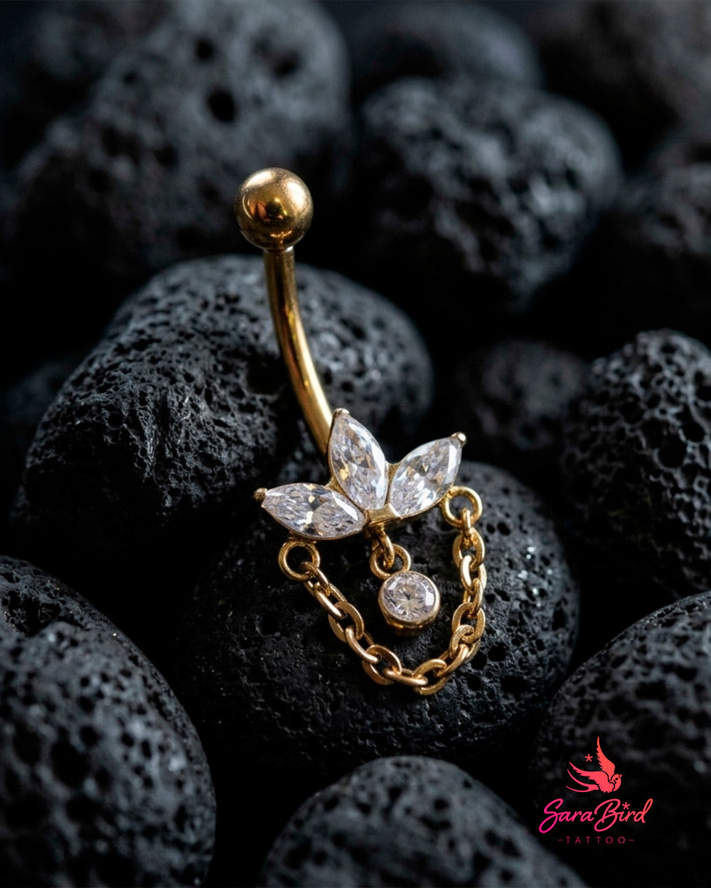 Piercing de Umbigo Lothera em Titânio PVD Gold com Zircónias e Correntes
