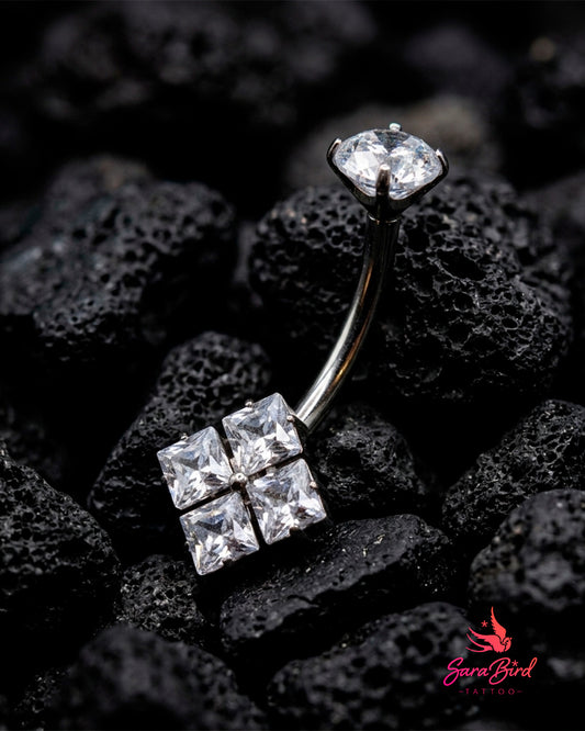 Vetra Square, Piercing de Umbigo em Titânio com Zircónias