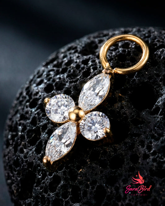 Pendente Trevo em Titânio PVD Gold com Zircónias