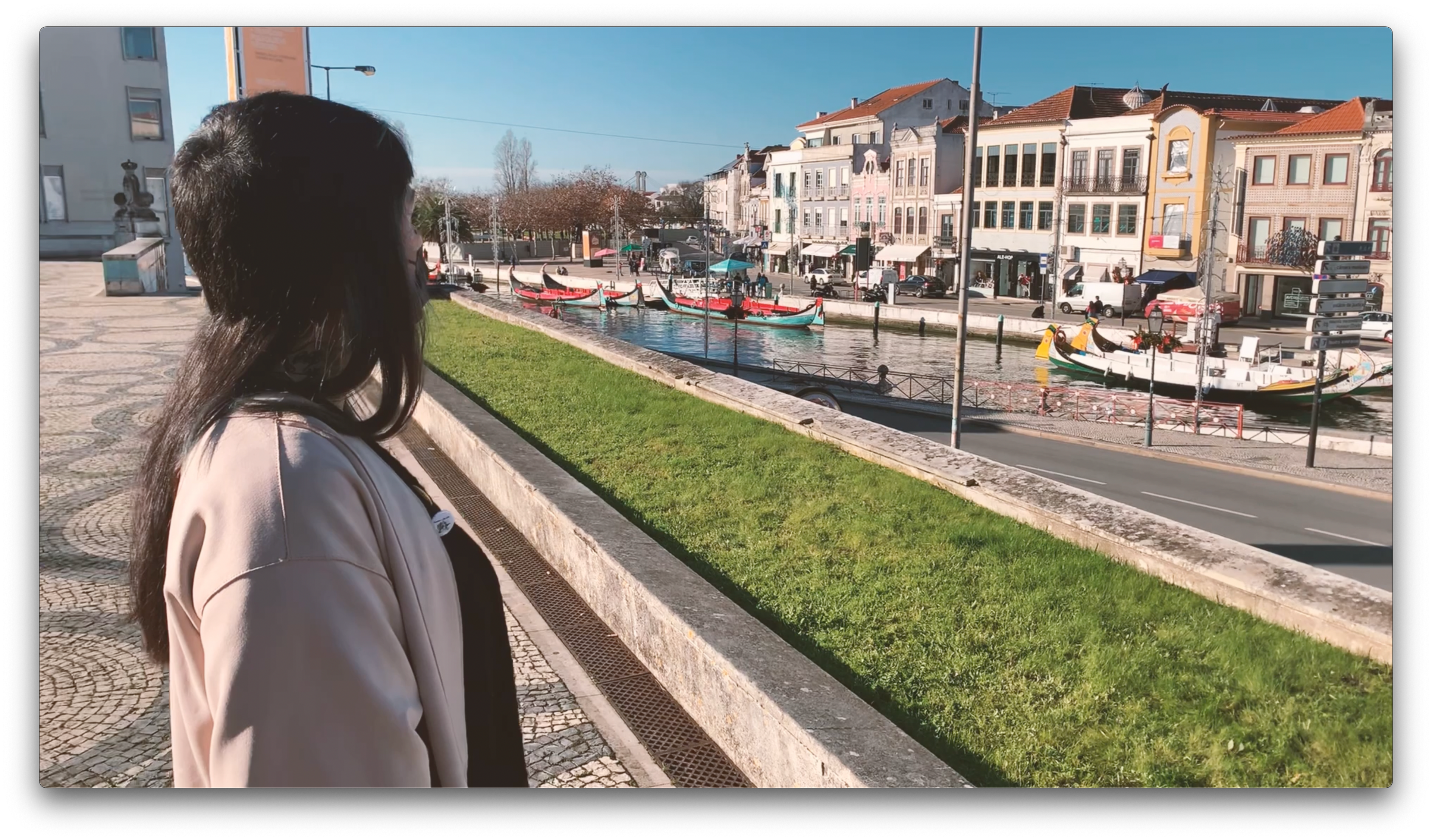Carregar vídeo: Nova loja Sara Bird Tattoo. Estúdio de tatuagem localizada na zona mais famosa e bonita de Aveiro.