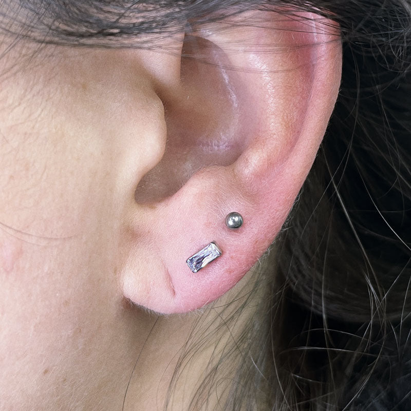 Titanium Top with Rectangular Zirconia - Elegance and simplicity