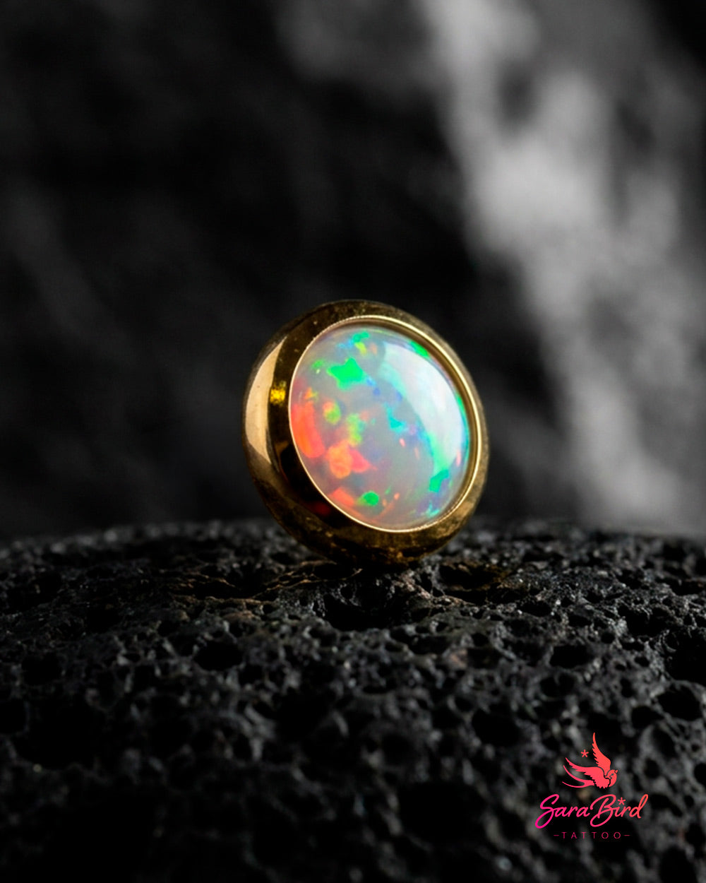 Aurora | Topo em Titânio PVD Gold com Opala Sintética