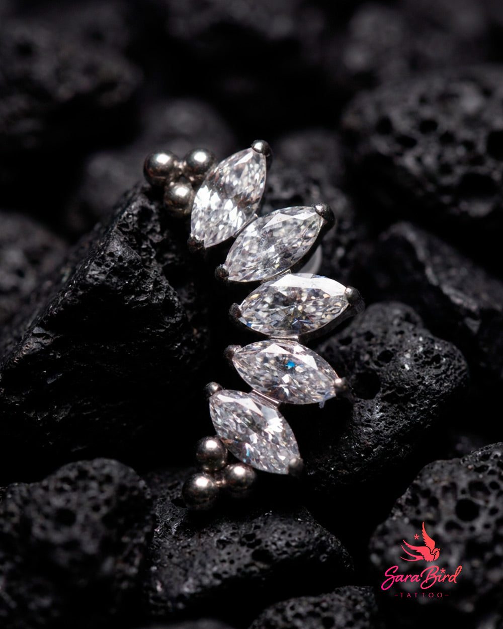 Topo Spica em Titânio com 5 Zircónias Marquise CZ
