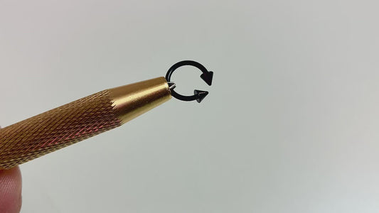 Piercing ferradura Bioflex PTFE preto dois Spikes acrílico 1,2 x 8 x 3 mm
