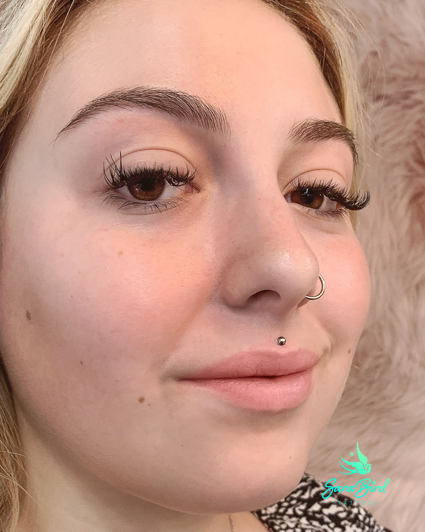 Piercing na Boca com Joia em Titânio