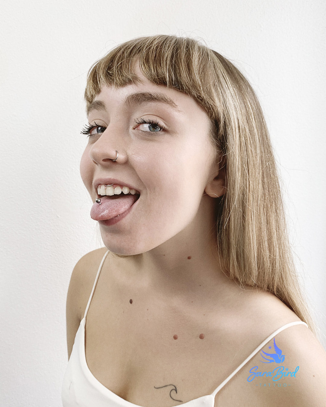 Piercing na Boca com Joia em Titânio