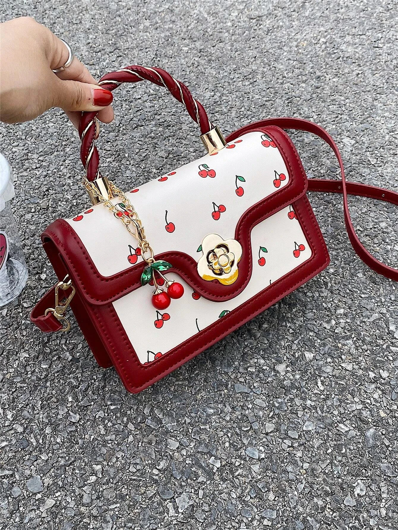 Cartera mini con estampado de cerezas