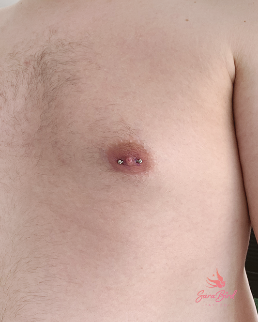Piercing no Mamilo com Joia em Titânio