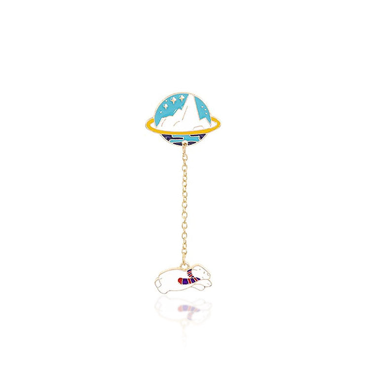 Badge - Lapel Pin in the Shape of Ice Berg and Polar Bear in Metal and Enamelled Paint